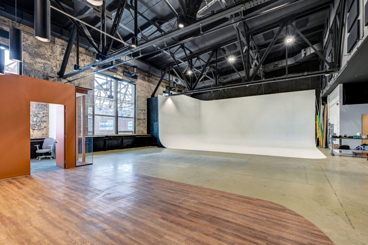 2600, rue William-Tremblay — Suite 221